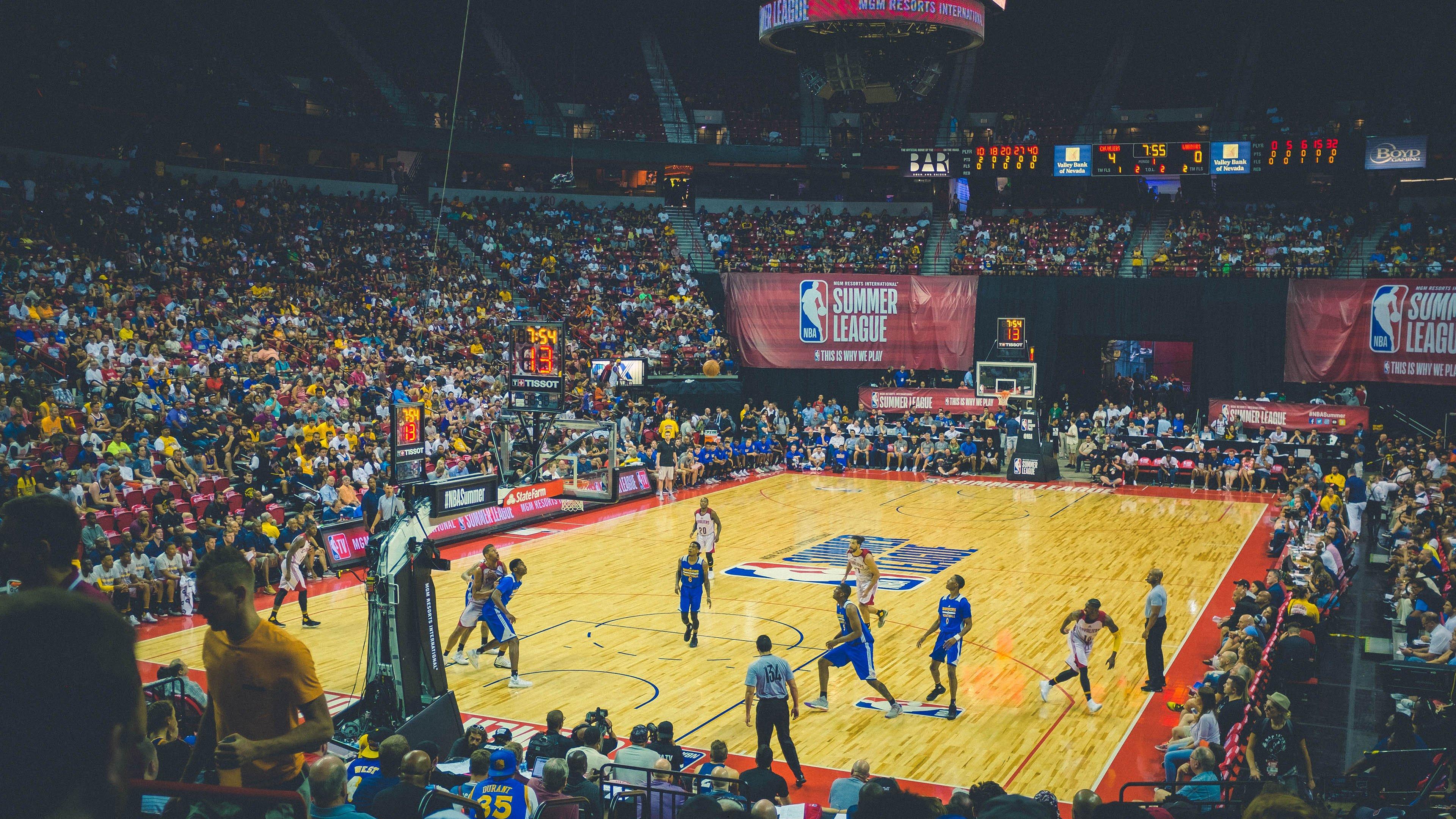 全国大学生田径锦标赛,激烈角逐!4×100米接力赛引爆全场