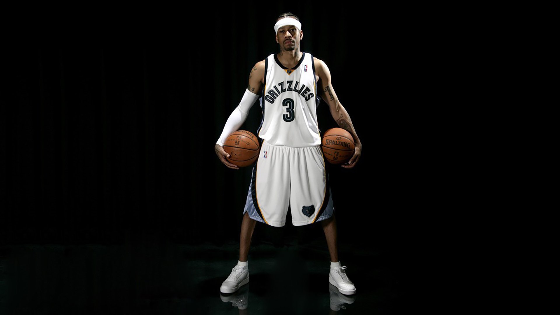 梅西第七次捧起金球奖 阿根廷巨星再创足坛历史